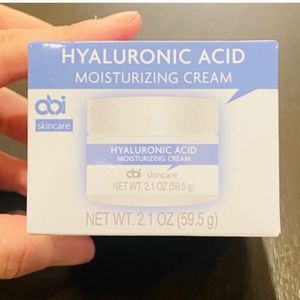 NWT Abi Skincare Hyaluronic acid moisturizer cream